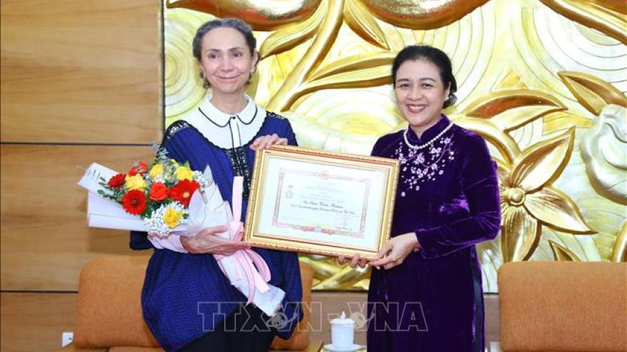 Mexican ambassador honoured with Vietnam’s friendship medal